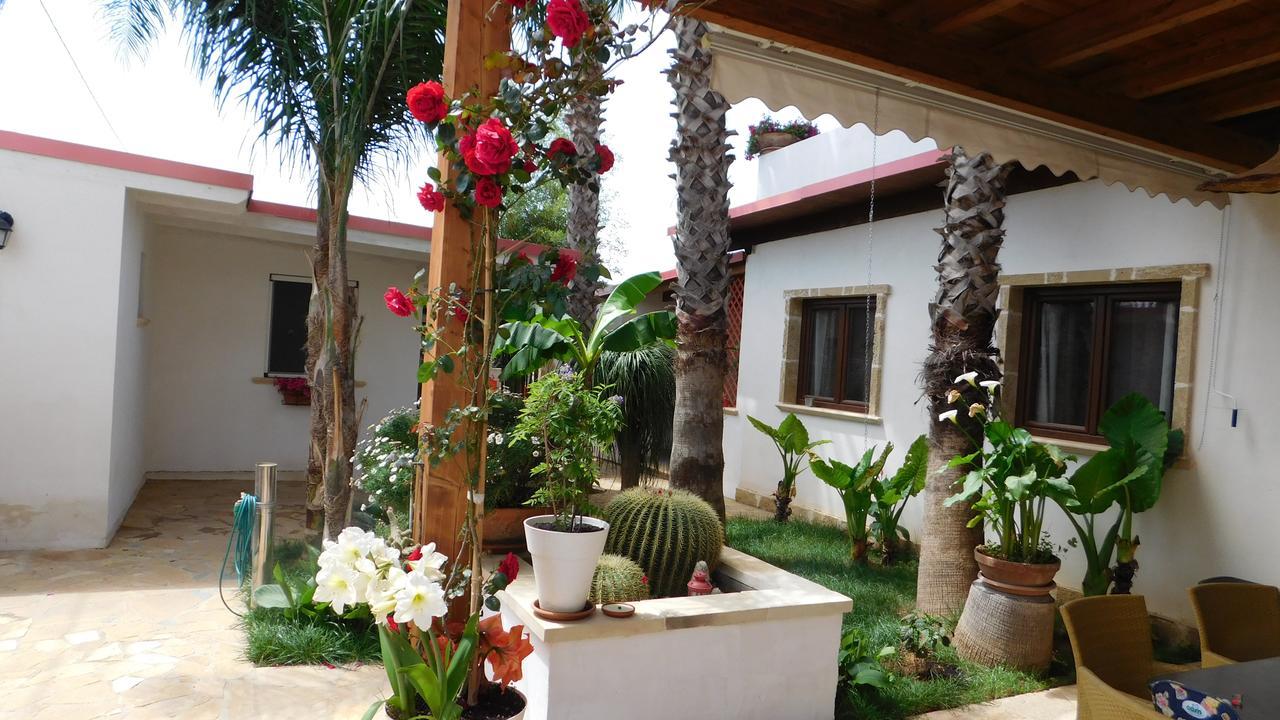 Villa Raggio Di Sole Parcheggio Privato Porto Cesareo Exterior photo